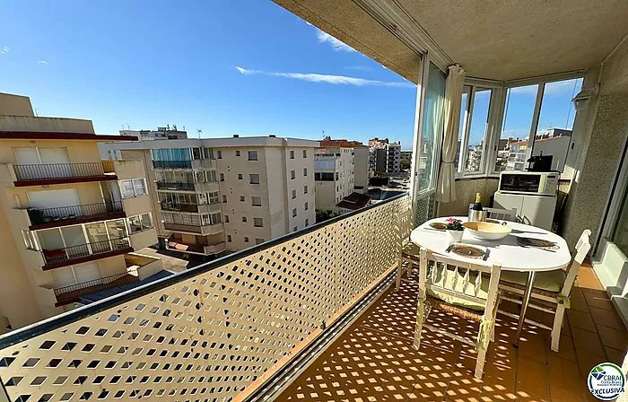 BONITO APARTAMENTO MUY LUMINOSO DE 2 HABITACIONES EN SANTA MARGARITA A 300 METROS DE LA PLAYA.