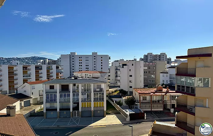 BONITO APARTAMENTO MUY LUMINOSO DE 2 HABITACIONES EN SANTA MARGARITA A 300 METROS DE LA PLAYA.