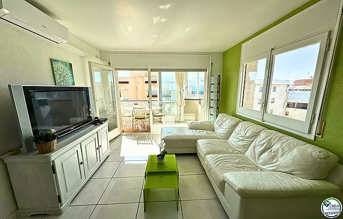 BONITO APARTAMENTO MUY LUMINOSO DE 2 HABITACIONES EN SANTA MARGARITA A 300 METROS DE LA PLAYA.