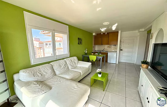 BONITO APARTAMENTO MUY LUMINOSO DE 2 HABITACIONES EN SANTA MARGARITA A 300 METROS DE LA PLAYA.