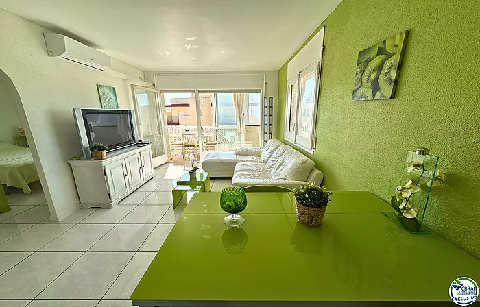 BONITO APARTAMENTO MUY LUMINOSO DE 2 HABITACIONES EN SANTA MARGARITA A 300 METROS DE LA PLAYA.