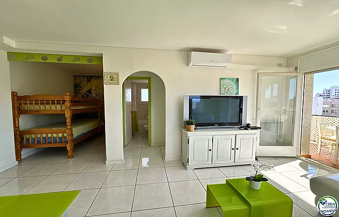 BONITO APARTAMENTO MUY LUMINOSO DE 2 HABITACIONES EN SANTA MARGARITA A 300 METROS DE LA PLAYA.