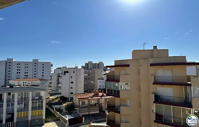 BONITO APARTAMENTO MUY LUMINOSO DE 2 HABITACIONES EN SANTA MARGARITA A 300 METROS DE LA PLAYA.