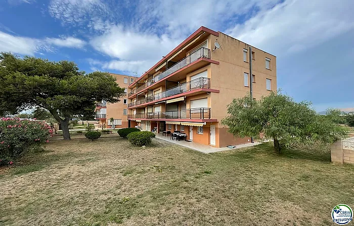 Estudio en zona natural de ensueño, sobre la zona natural de la playa de la Rubina de Empuriabrava