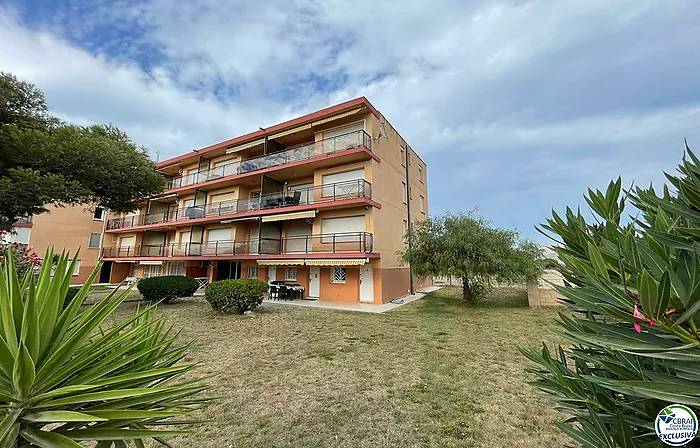 Estudio en zona natural de ensueño, sobre la zona natural de la playa de la Rubina de Empuriabrava