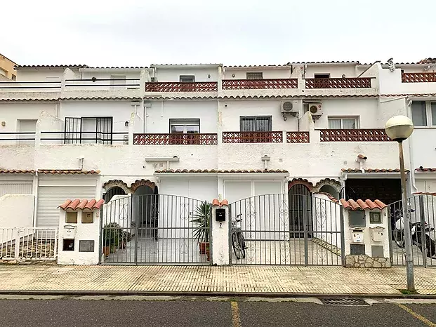 Très Belle Maison de Pecheurs avec amarre privée à Santa Margarita