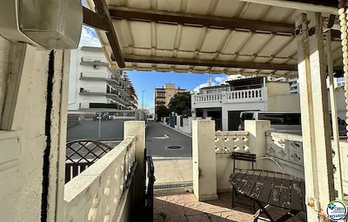 Casa Adosada a 300 m de la playa en Empuriabrava