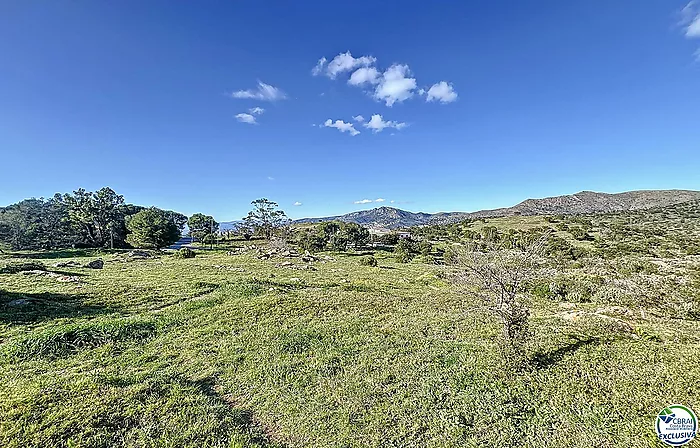 À VENDRE - APPARTEMENT RÉNOVÉ AVEC TERRASSE ET VUE SUR LE PARC NATUREL - ROSES, COSTA BRAVA