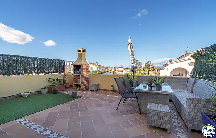 Bonito apartamento con gran terraza en el centro de la ciudad