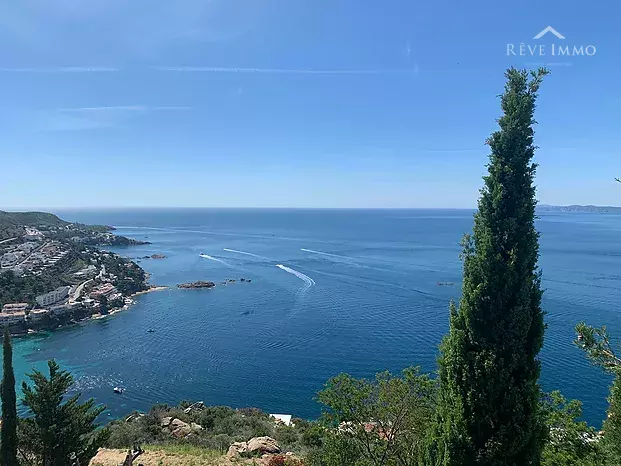 Villa vue mer fantastique avec studio indépendant et licence touristique à Canyelles Rosas