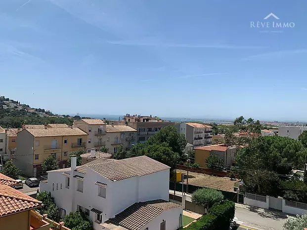 Precioso apartamento con vistas al mar en Mas Oliva de Roses