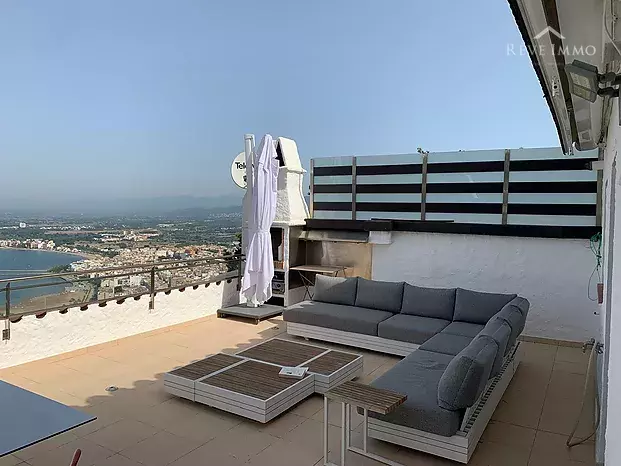 SUPERBE APPARTEMENT AVEC VUE MER EXCEPTIONNELLE A ROSAS