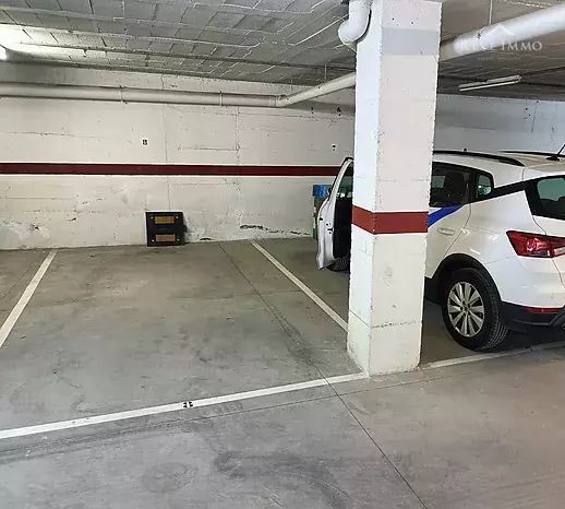 Parking et cave à 150 mètres de la plage