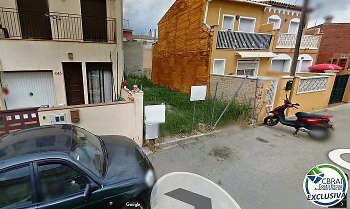 PUIGMAL Terrain constructible  avec la possibilité de construire une maison