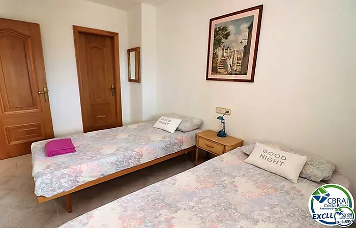 Precioso y amplio apartamento de dos dormitorios cerca de la playa