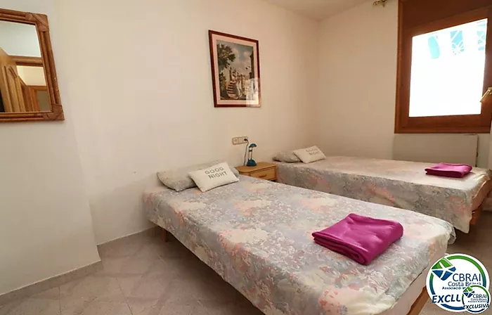 Precioso y amplio apartamento de dos dormitorios cerca de la playa