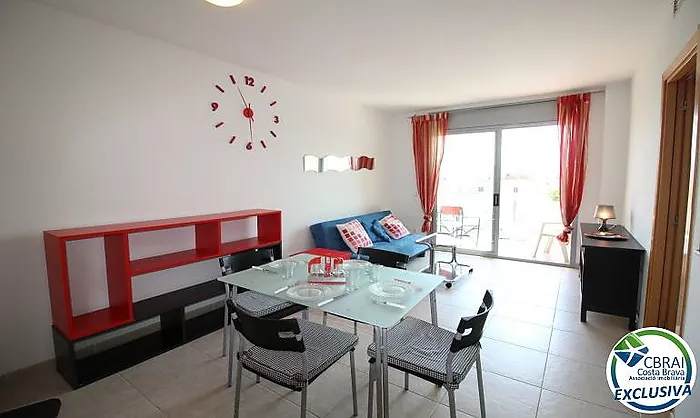 PUIG ROM Appartement avec piscine communautaire, parking et solarium