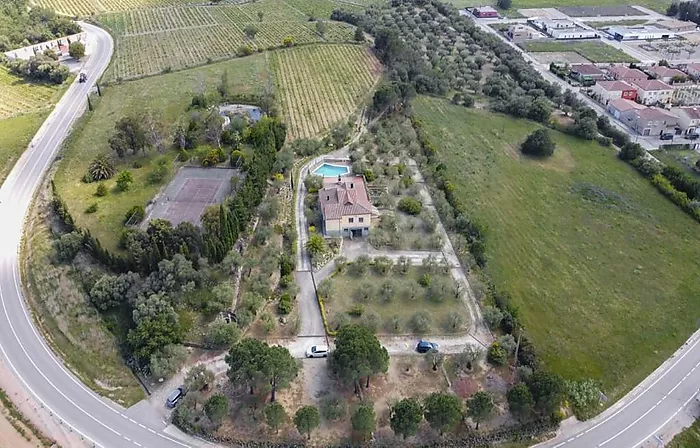 Magnifique maison sur un terrain de 2 hectares à Sant Climent Sescebes