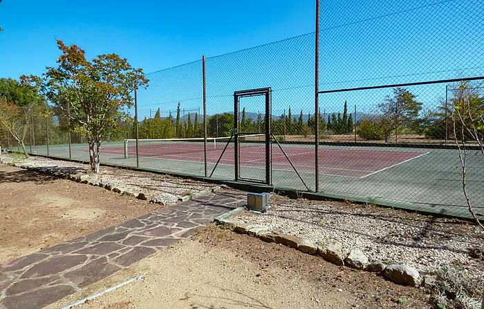 Magnifique maison sur un terrain de 2 hectares à Sant Climent Sescebes