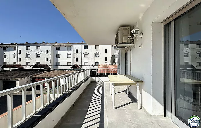 Precioso apartamento reformado cerca del puerto y la playa