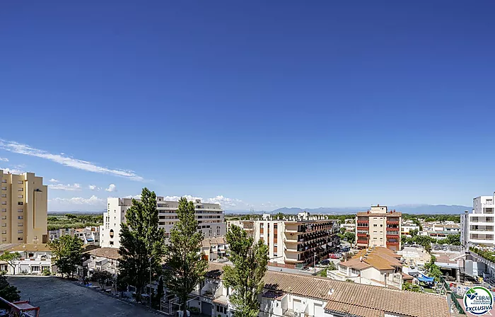 Hermoso estudio en primera línea de mar