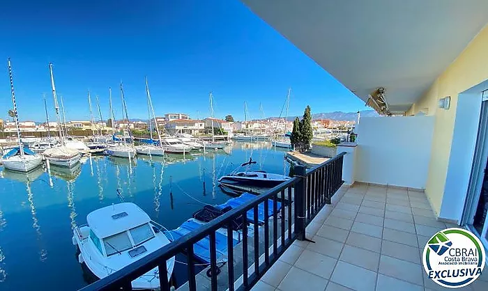 PORT ARGONAUTAS Maison avec vue sur le canal avec 3 chambres et garage