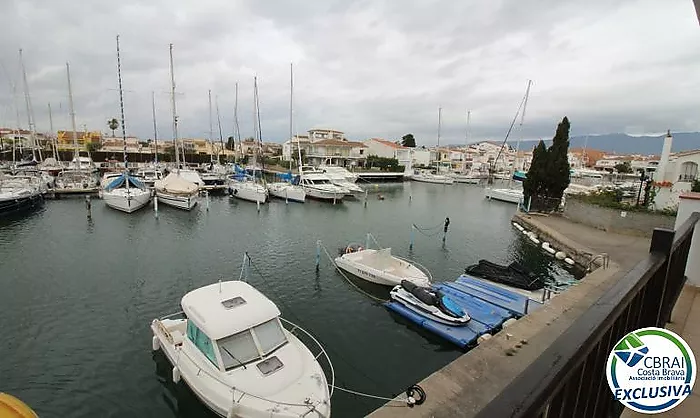 PORT ARGONAUTAS Maison avec vue sur le canal avec 3 chambres et garage