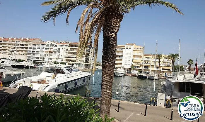 PORT ARGONAUTAS Maison avec vue sur le canal avec 3 chambres et garage