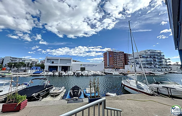 IMPRESIONANTE VISTA AL CANAL - APARTAMENTO DE 3 DORMITORIOS EN ROSAS SANTA MARGARITA