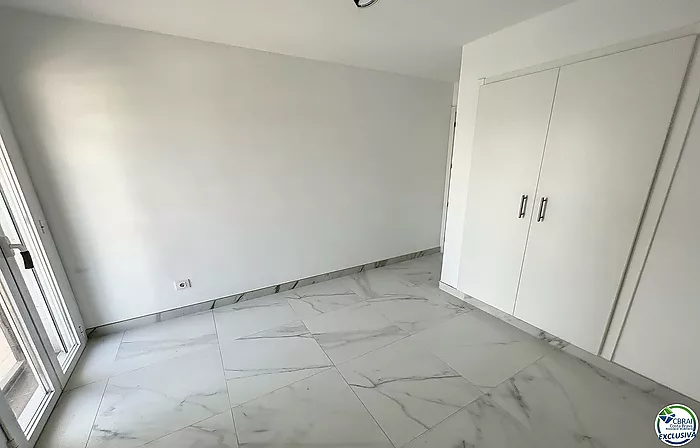 IMPRESIONANTE VISTA AL CANAL - APARTAMENTO DE 3 DORMITORIOS EN ROSAS SANTA MARGARITA