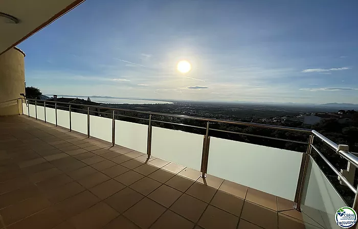 Villa avec vue mer et piscine dans le quartier calme de Mas Fumats où vous pourrez passer des moments inoubliables en famille