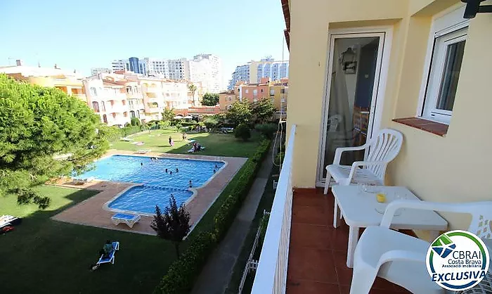 GRAN RESERVA  Apartamento reformado de 2 dormitorios con piscinas y jardines comunitarios y licencia turística