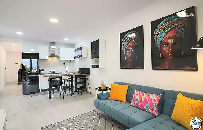 Appartement moderne entièrement rénové avec vue sur le canal