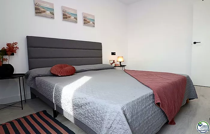 Appartement moderne entièrement rénové avec vue sur le canal