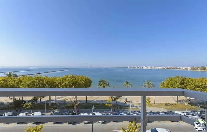 APPARTEMENT PREMIERE LIGNE DE MER A ROSES