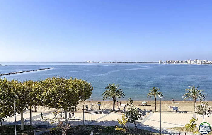 APPARTEMENT PREMIERE LIGNE DE MER A ROSES