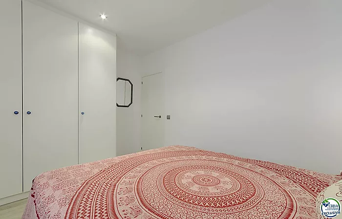 APARTAMENTO EN PRIMERA LINEA DE MAR CENTRO DE ROSES