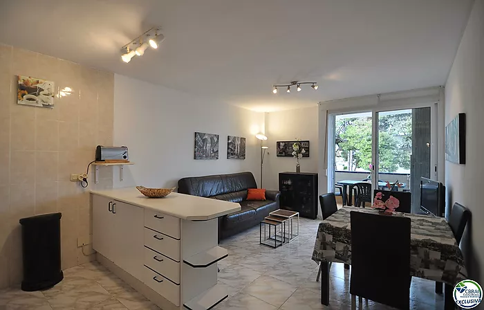 Appartement de 3 chambres avec amarre de 2,50x8 mètres à Roses Santa Margarita