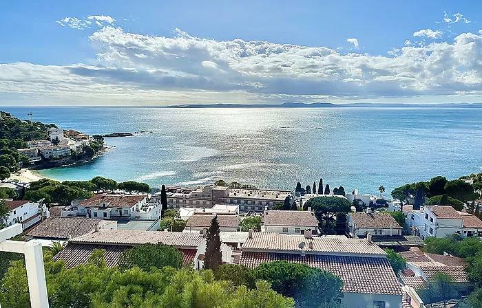 Belle maison de pêcheur avec des vues spectaculaires près de la plage