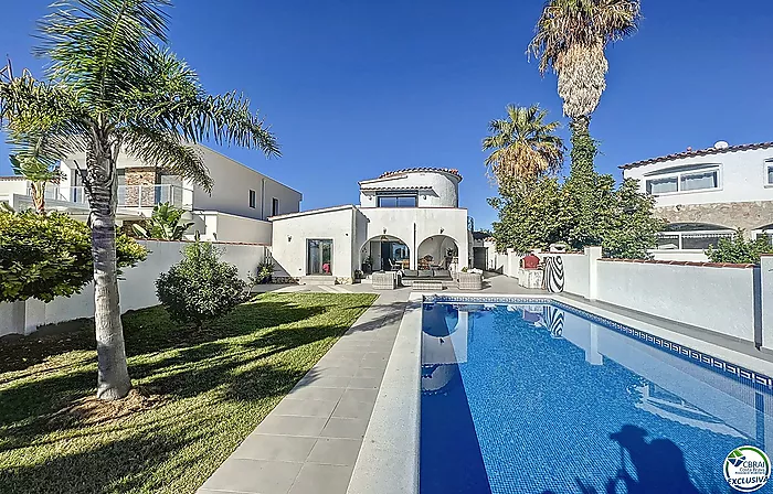 Splendide maison sur les canaux d'Empuriabrava