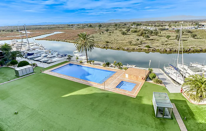 Ático con Vistas Espectaculares, Piscina y Plaza de Aparcamiento