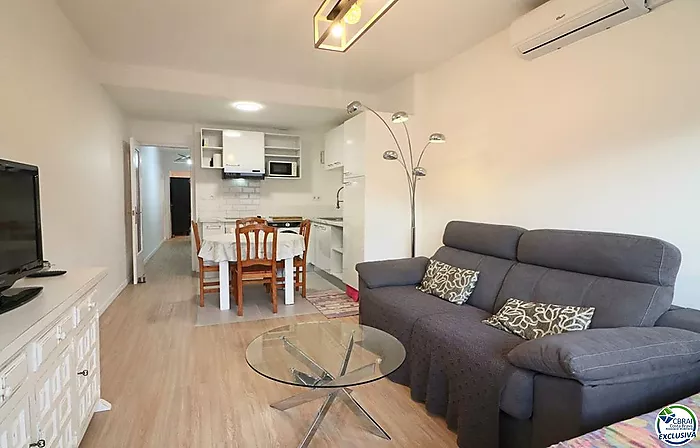 Spacieux appartement d´une chambre dans le centre de Roses