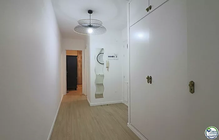 Spacieux appartement d´une chambre dans le centre de Roses