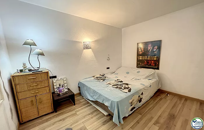 APARTAMENTO DE 6 DORMITORIOS EN EL CENTRO DE LA CIUDAD Y EN PRIMERA LÍNEA DE MAR