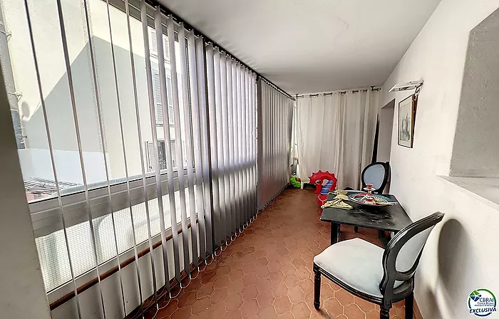 APARTAMENTO DE 6 DORMITORIOS EN EL CENTRO DE LA CIUDAD Y EN PRIMERA LÍNEA DE MAR