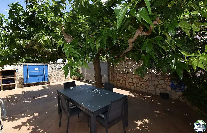 Maison avec quatre chambres jardin et piscine