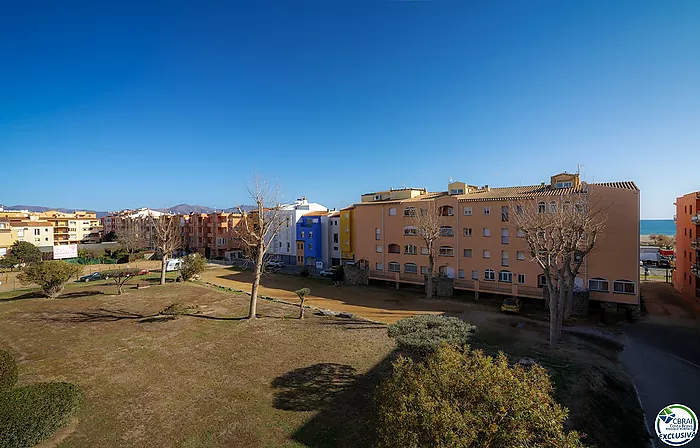 Muy bonito apartamento de 2 dormitorios en el corazón de Empuriabrava