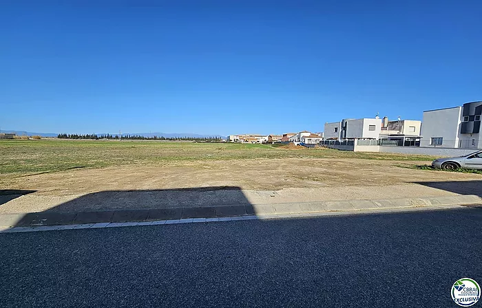 TERRENO EN VENTA EN ZONA RESIDENCIAL-EMPURIABRAVA