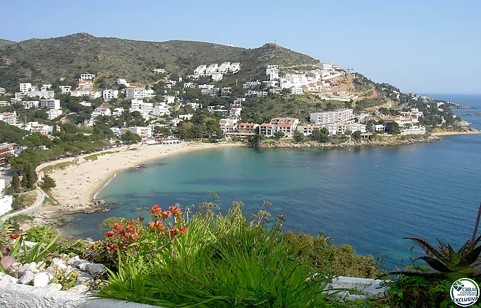 ¡Gran ático con magníficas vistas al mar de la Bahía de Roses!