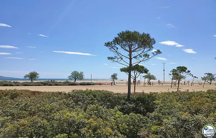 Studio dans immeuble en bord de mer